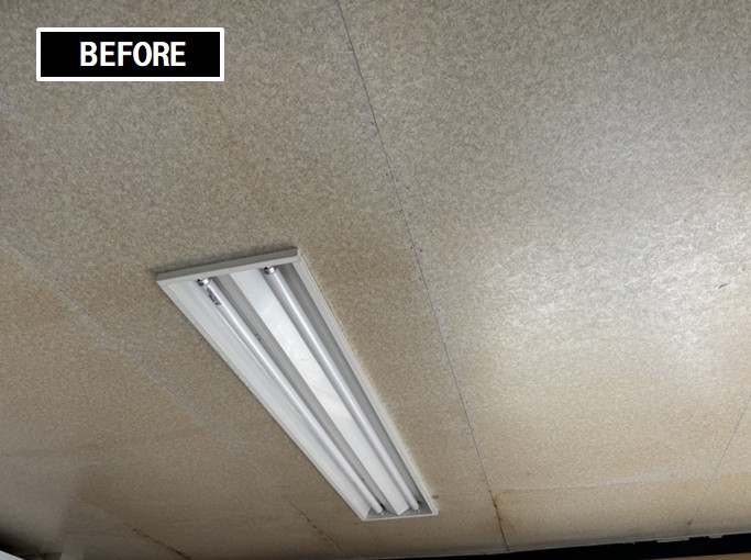 安曇野市　会社事務所　天井塗装　モルタル調塗装　施工前
